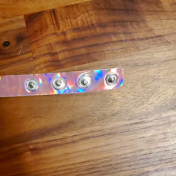 *SOLD* Holographic pink heart choker - Picture 2 of 2
